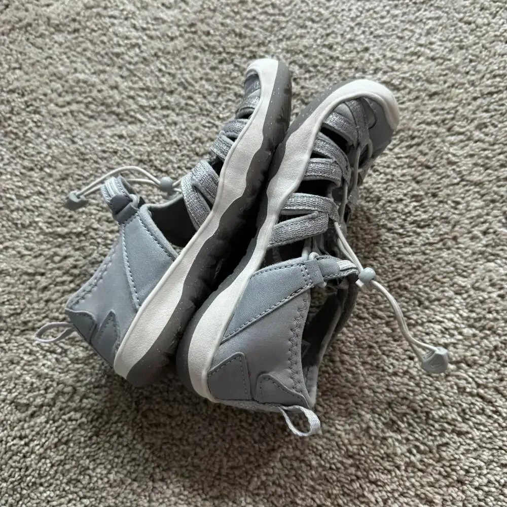 Keen Kids Moxie Adventure Hiking Sandals Little Girls Size 13 Light Gray NO TIE